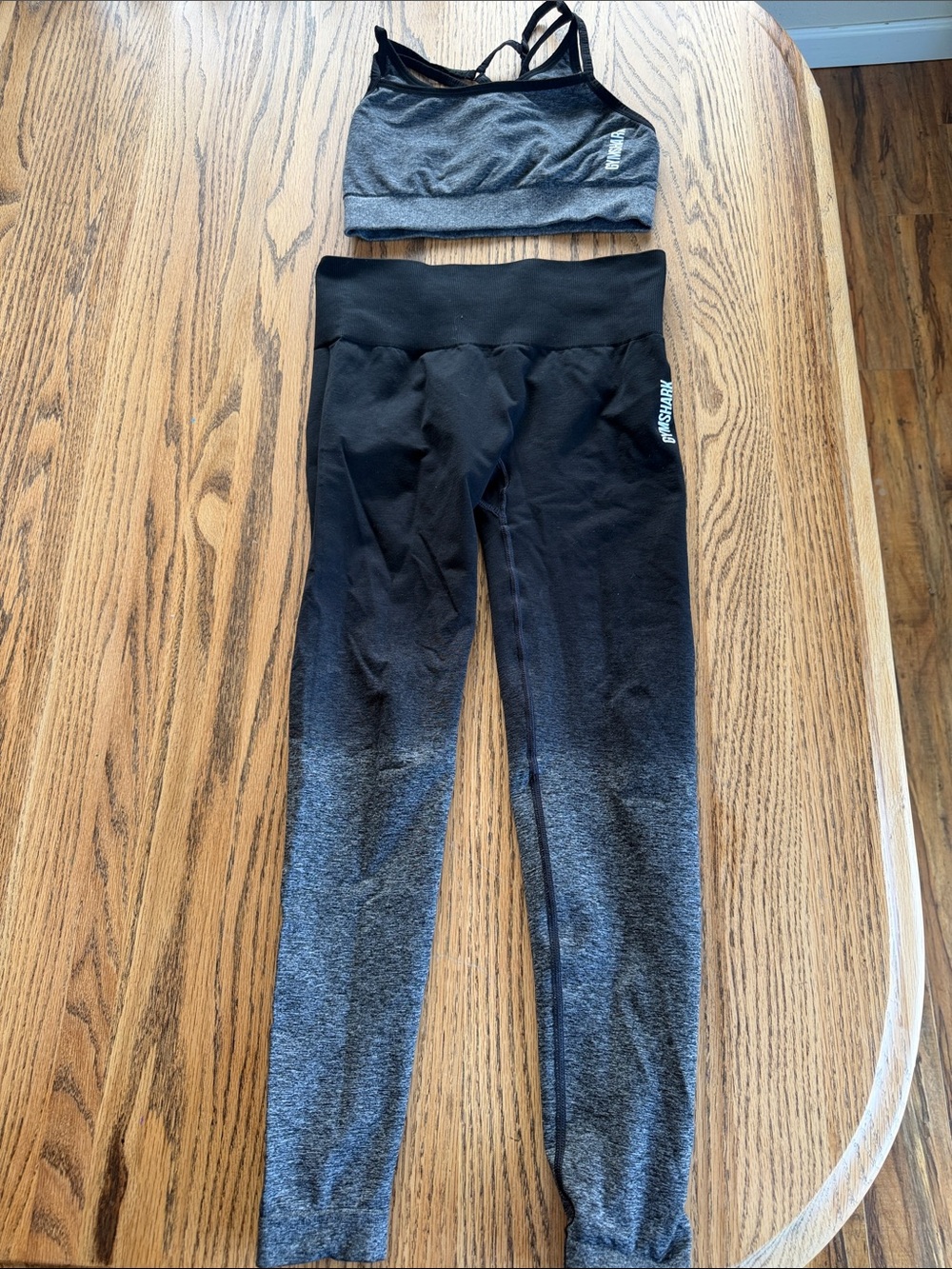 Women’s  Seamless Ombre Leggings & Sports Bra Set - Black/Grey